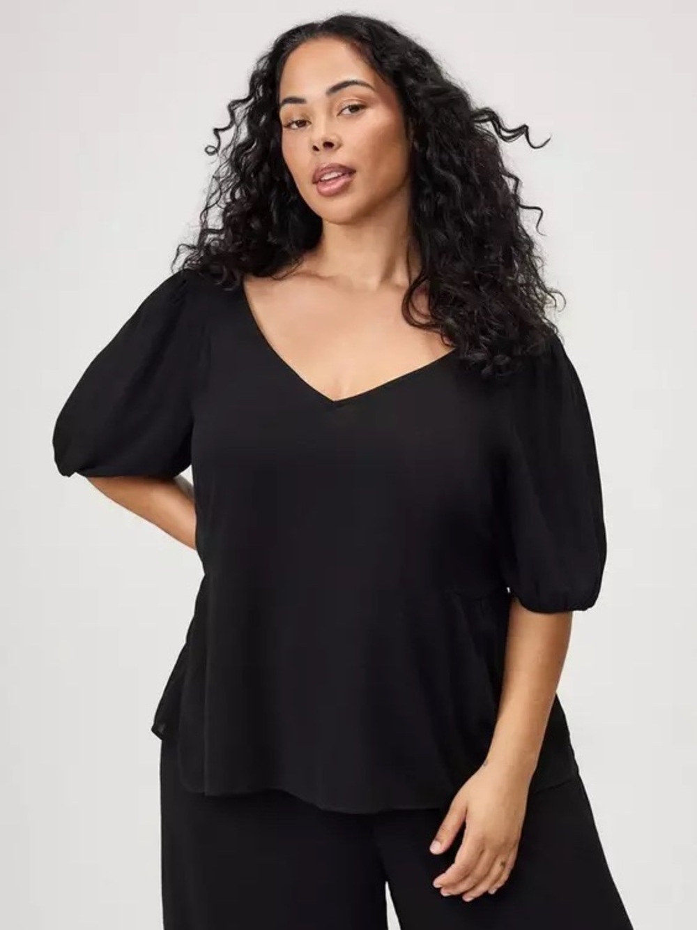 🧩 TORRID NWT 2X (18-20) Black studio poplin black bow Top